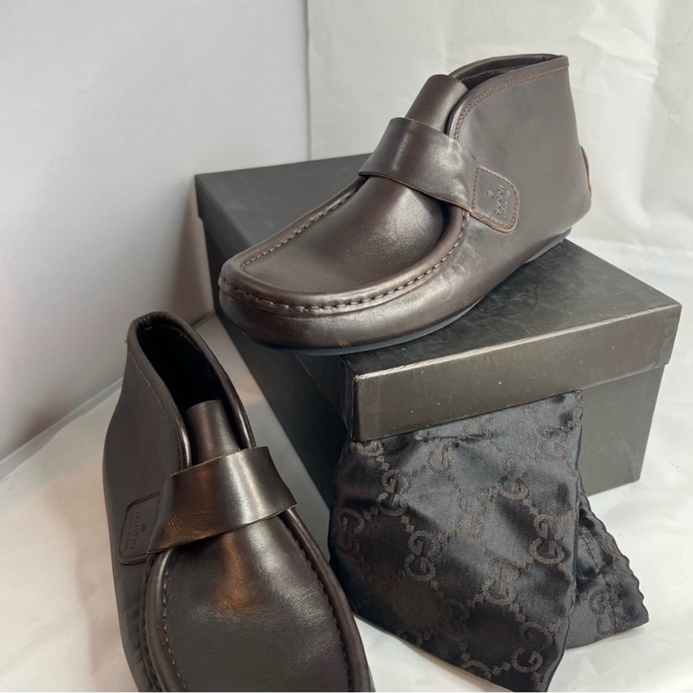Gucci Italian Leather Loafers with Artisan Whipstitch Detail - Size 37.5 / 7.5 - Picture 2 of 11